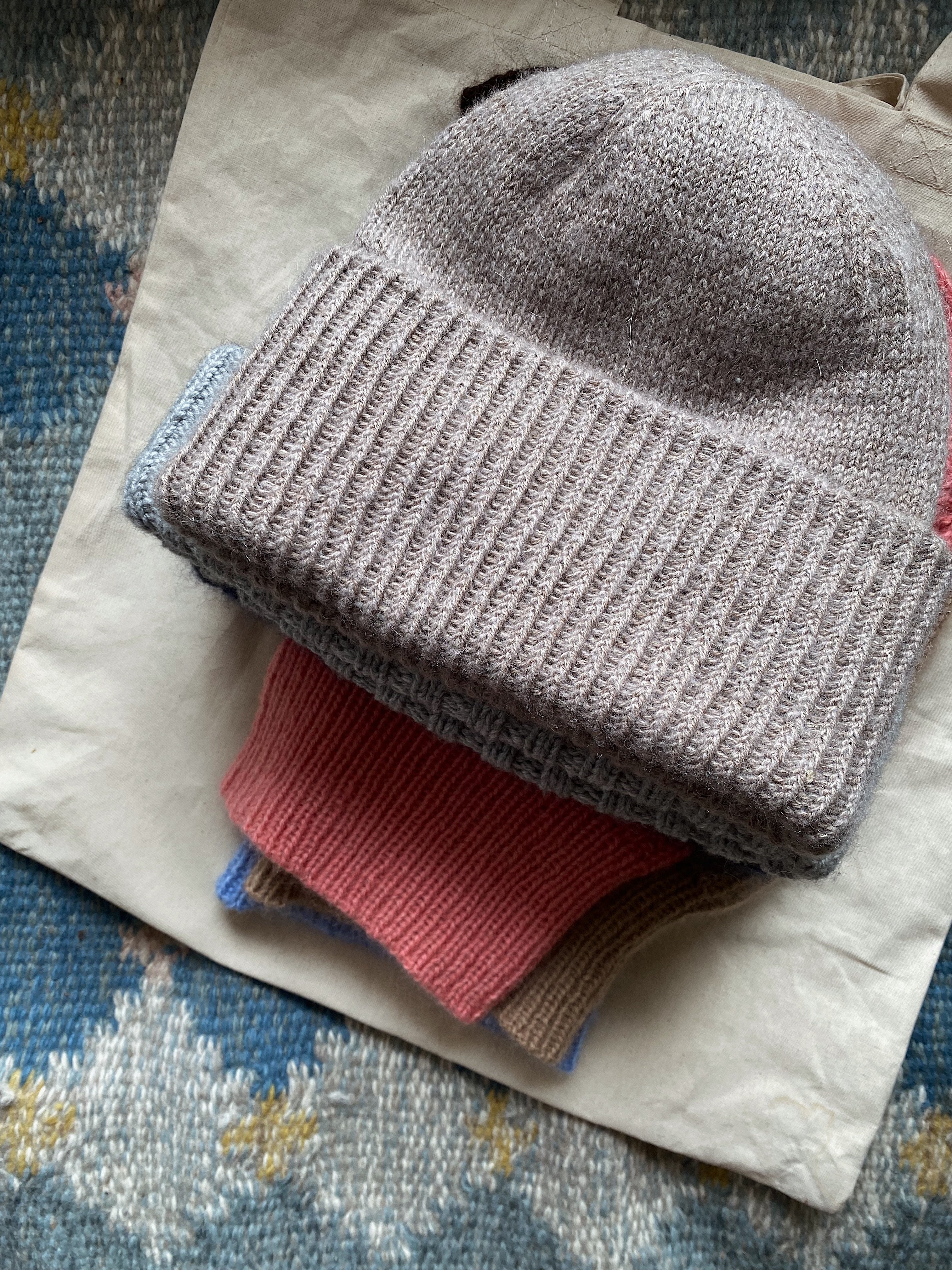 Beanie No. 3 - ENGLISH - Image 3