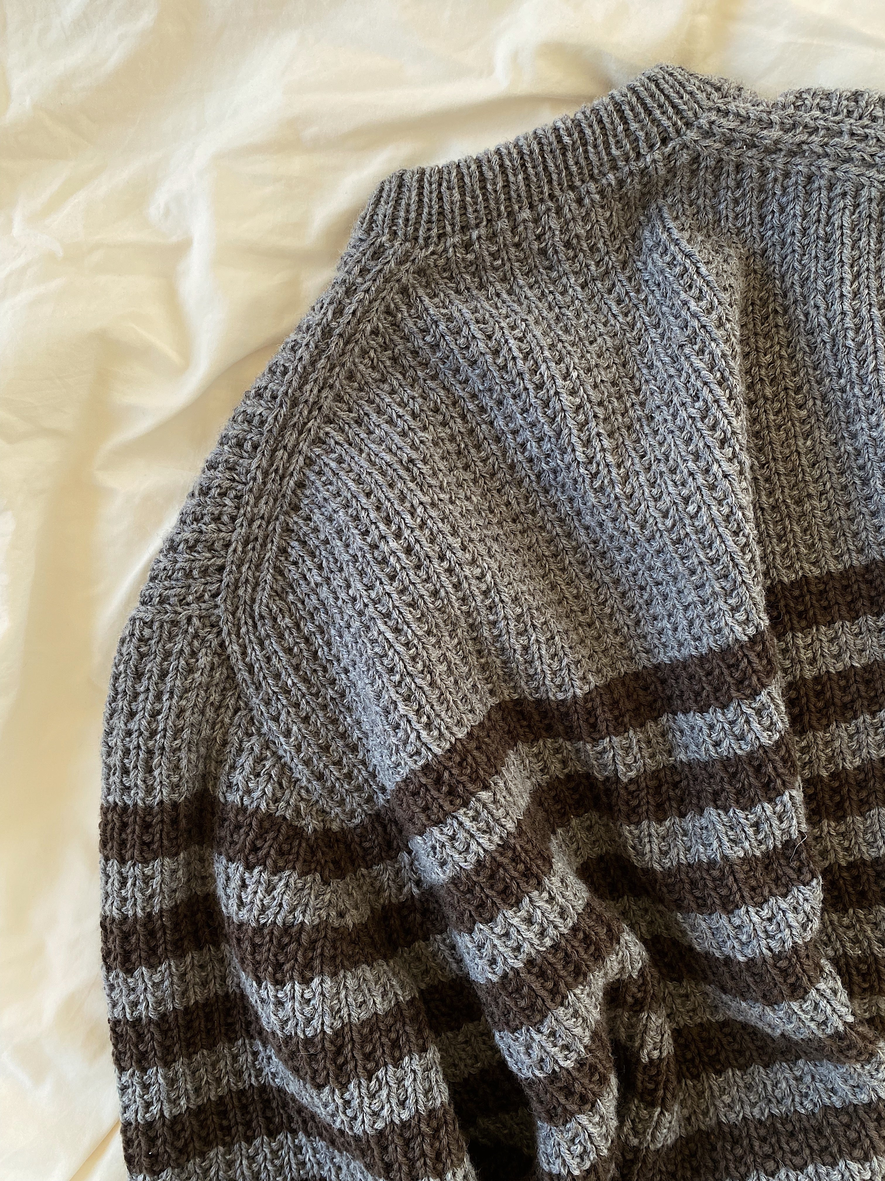 Sweater No. 17 - ENGLISH - Image 6