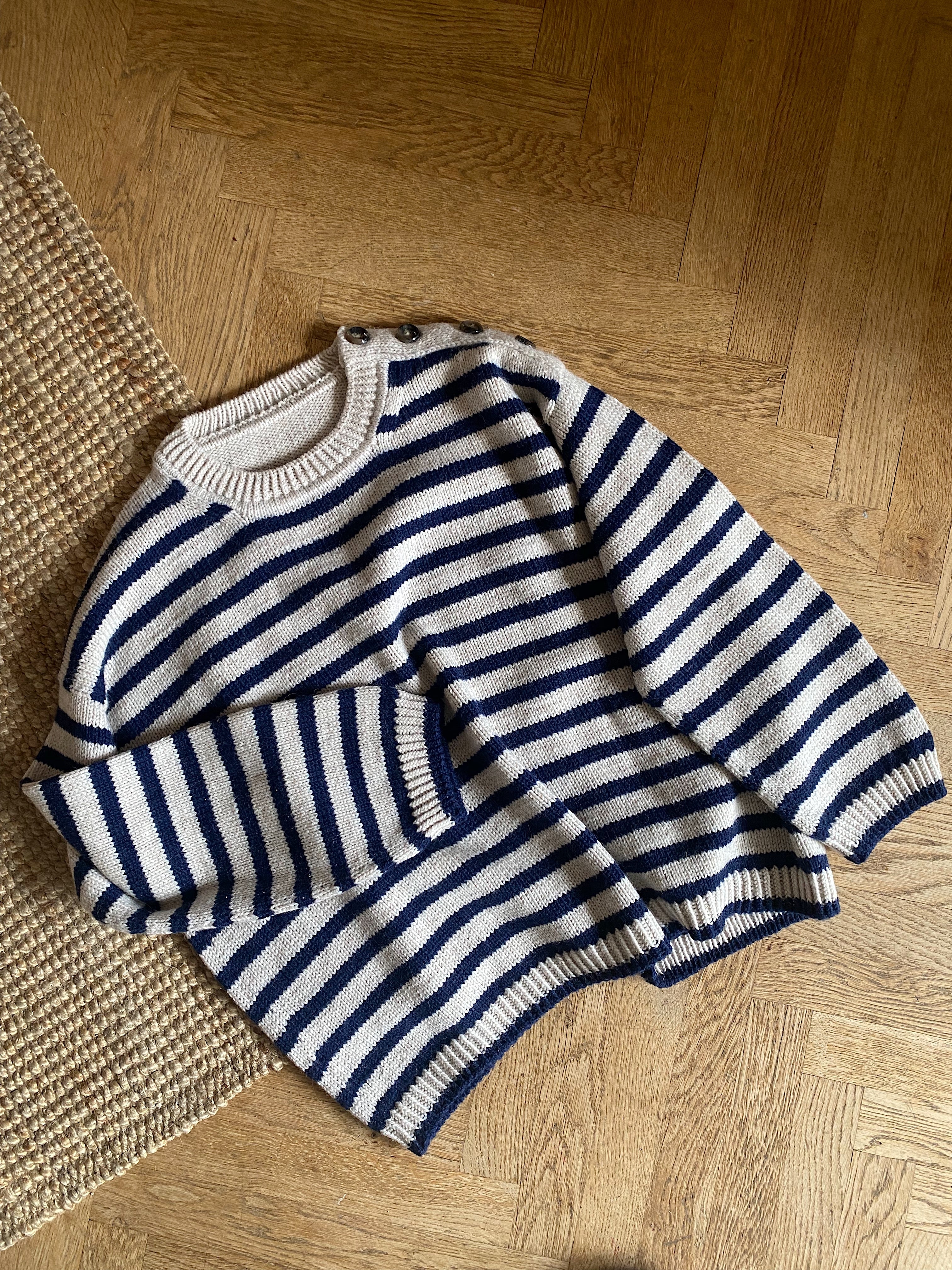 Sweater No. 22 - ENGLISH - Image 5