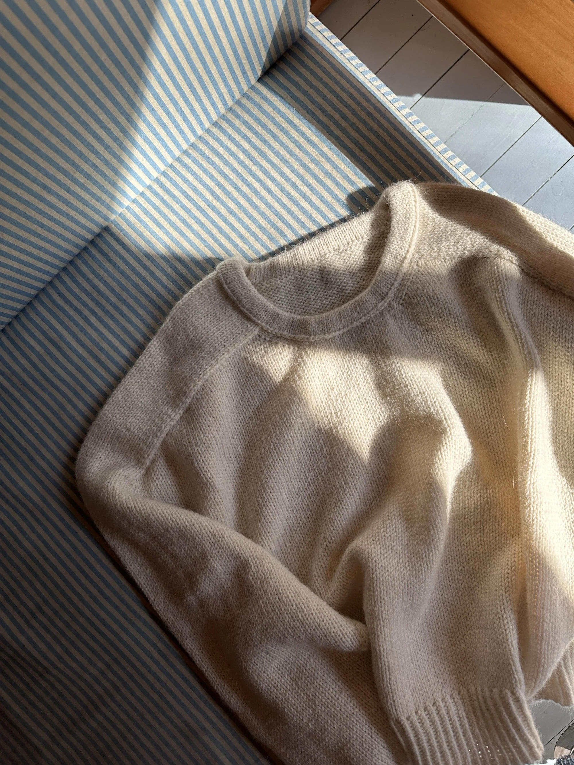 Sweater No. 26 - DEUTSCH - Image 3