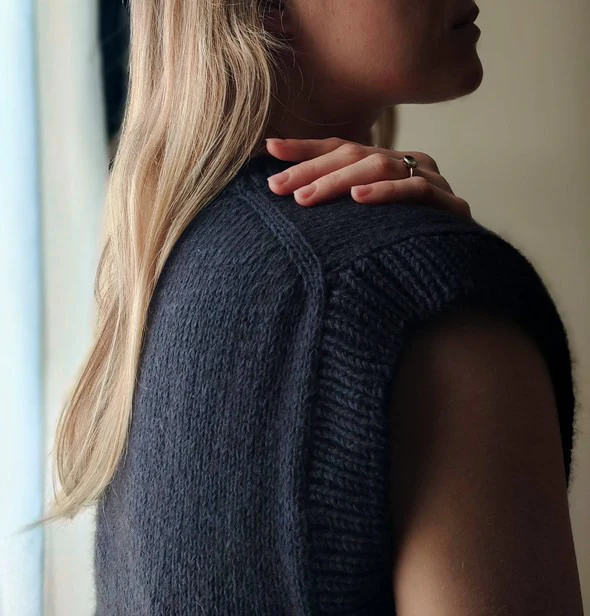 Vest No. 9 - ENGLISH - Image 18